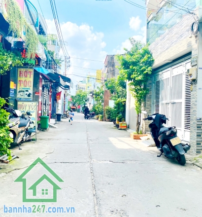 NHỈNH 7 TỶ – MẶT TIỀN ĐƯỜNG SỐ 12 – BÌNH TÂN GIÁP TÂN PHÚ – 100M² – 4 TẦNG – 4PN – NỞ HẬU TÀI LỘC Diện tích: 4,7m nở hậu 4,9m, dài 20m. Kết cấu: 1 trệt, 2 lầu, sân thượng BTCT chắc chắn. Gồm sân để ô tô, phòng khách, 4PN có WC khép kín, phòng thờ, giếng t