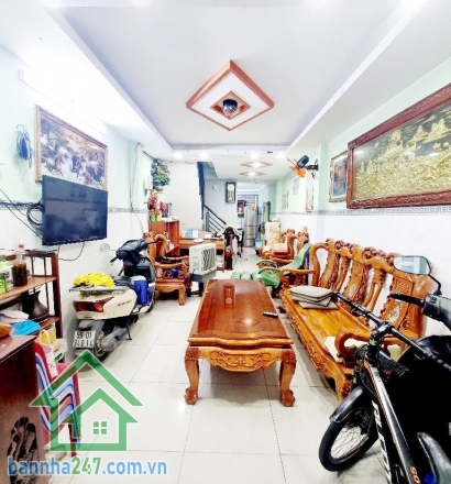CHỈ 5.2 TỶ - NHÀ 3 MẶT HẺM THÔNG - 2 TẦNG BTCT - ĐANG CÓ DÒNG TIỀN 10TR/THÁNG Diện tích hiện trạng 43m2, công nhận 37m2. Sổ hồng riêng, hoàn công đầy đủ.  Mob 0933 144 037 
