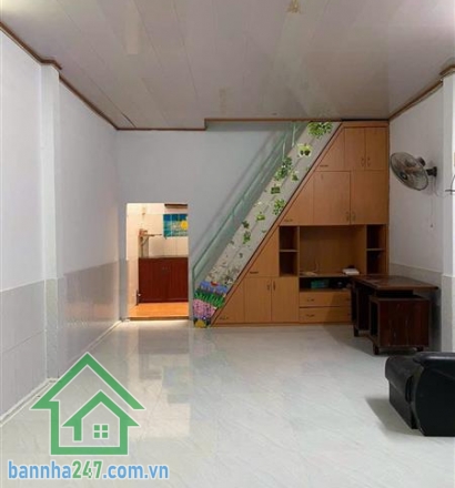 CHỈ 3.2 TỶ - NHÀ 2 TẦNG – TÂN SƠN NHÌ - TÂN PHÚ - DT: 34m² - 2 PN + 2 WC. * DT: 34m² (4 x 8.5m), 2 tầng, hiện đang cho thuê 6tr/tháng * Vị trí: Cách mặt tiền vài bước chân.