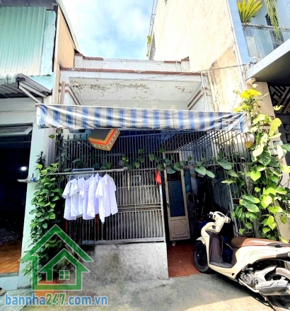 CHỈ 3,75 TỶ – HẺM 7M – NGAY CHỢ GÒ XOÀI - DT 40M² (4 x 10) – 2 TẦNG BTCT – 2PN – 2WC – NỞ HẬU Diện tích: 4m x 10m (nở hậu nhẹ), chuẩn phong thuỷ. Kết cấu: 1 trệt 1 lầu