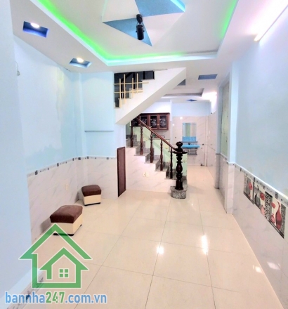 CHỈ 3,65 TỶ – 41m² – HXH ĐỔ CỬA – KHU VIP BÀU CÁT – NHÀ TRỐNG GIAO NGAY 2PN – 2WC – SỔ ĐẸP NỞ HẬU - Kết cấu: 1 trệt – 1 lầu. 2 phòng ngủ – 2 WC – phòng khách – bếp.