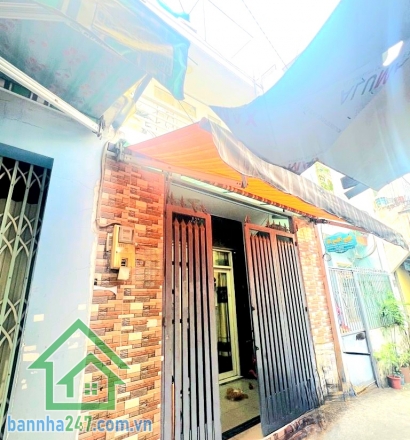 CHỈ 4,55 TỶ – NHÀ MỚI Ở NGAY VƯỜN LÀI – P. PHÚ THỌ HÒA – Q. TÂN PHÚ - DT 34m² (4.1 x 8.3) – HẺM THOÁNG – 2 TẦNG Vị trí đẹp: * Hẻm thẳng 1 trục, thoáng sạch, vài bước ra Nguyễn Xuân Khoát – Nguyễn Văn Tố. Gần chợ, trường học, bệnh viện, tiện ích đủ đầy. Kh