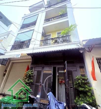 CHỈ 6,4 TỶ – BÁN NHÀ HXH LÊ VĂN QUỚI – 60M2 – 4 TẦNG – 4PN – 5WC Diện tích: 4 x 15m (công nhận 60m2)Kết cấu: 1 trệt, 2 lầu, sân thượng – 4PN, 5WC khép kín.
