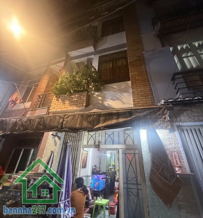 Nhỉnh 6 Tỷ - Nhà 4 Tầng + Tum – Hẻm Xe Hơi Bà Hạt – Gần BV Nhi Đồng 1, Q10 – DT 35M² (DTSD 136M²) – 5 PN – 3 WC.   Diện tích: 3.45 x 10m – kết cấu BTCT