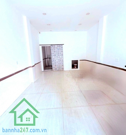 CHỈ 12,9 TỶ – MTKD NGUYỄN SƠN - TRUNG TÂM TÂN PHÚ – 5 TẦNG - 42M² (4,2X10) – 3PN – 4WC * Diện tích: 4,2 x 10m – 42m² * Kết cấu: 1 trệt 3 lầu sân thượng * Công năng: 3PN – 4WC – phòng khách – phòng thờ Mặt tiền Nguyễn Sơn, kinh doanh sầm uất