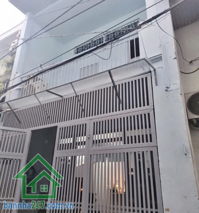 NHÀ MỚI 2 TẦNG – LÊ VĂN QUỚI – SÁT NGÃ TƯ BỐN XÃ – CHỈ XÁCH VALI VÀO Ở  DT: 4.2 x 11m (45m²), 1 trệt 1 lầu- Công năng: 3 phòng ngủ (có PN tầng trệt), 2 WC. Hẻm rộng 4.5m, xe hơi vô tới nơi, giao thông cực kỳ thuận tiện.