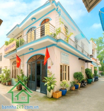 CHỈ 5,6 TỶ – CĂN GÓC 2 MẶT TIỀN THOÁNG – HẺM XE HƠI TÂY THẠNH – 43M² (4x11) – 2 TẦNG BTCT – 2PN – 2WC – DÒNG TIỀN 10 TRIỆU/THÁNG Kết cấu: 1 trệt 1 lầu BTCT kiên cố.