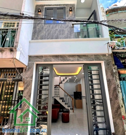 CHỈ 3.179 TỶ – NHÀ 2 TẦNG GẦN CHỢ BÌNH LONG – HẺM 3M – GIÁP TÂN PHÚ – SỔ ĐẸP, HOÀN CÔNG ĐỦ * Diện tích: 3 x 8m – DTSD: 48m² * Kết cấu: 1 trệt 1 lầu, gồm 2PN + 2WC