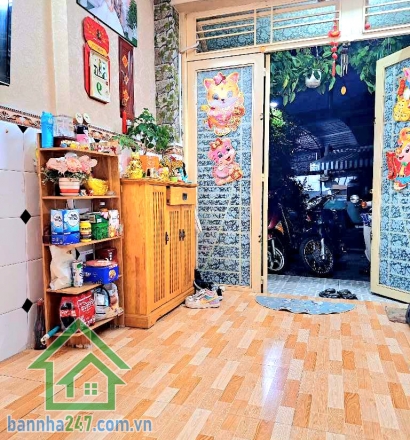 CHỈ 7,3 TỶ – TRUNG TÂM QUẬN 11 – NGUYỄN THỊ NHỎ - HẺM Ô TÔ – SÁT MẶT TIỀN – 4 x 9,2M – 2 TẦNG - 3PN – 2WC Thông tin chi tiết: • Diện tích: 4m x 9,2m (~37m²)