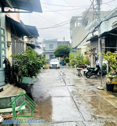 CHỈ 6,2 TỶ – NHÀ 2 MẶT TIỀN – HXH KÊNH NƯỚC ĐEN – DT 77,74/85M² – BÌNH TÂN - 3PN, 2WC  DT: 66/85m² Kết cấu: 1 trệt 1 lầu – gồm 3PN, 2WC, bếp, phòng khách - Hẻm xe hơi, vị trí cực đẹp – cách mặt tiền vài bước chân Nhà 2 mặt tiền, đang cho thuê 10 triệu/thá