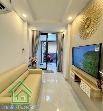 HIẾM – CHỈ 4.2 TỶ – PHÚ NHUẬN – HẺM XE HƠI – FULL NỘI THẤT - SỔ HỒNG RIÊNG Trung tâm Phú Nhuận- Hẻm xe hơi – thông Đoàn Thị Điểm Diện tích: 25m² (2.7 x 11.5m)