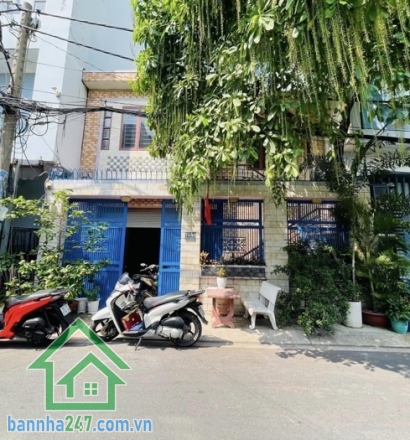 SIÊU HIẾM – NHÀ MẶT TIỀN KINH DOANH – ĐƯỜNG 10M CÓ LỀ – TÂN SƠN NHÌ, TÂN PHÚ – GIÁ CHỈ 12,5 TỶ Diện tích: 92m² (8 x 11.5m), ngang khủng, hiếm có. Kết cấu: 2 tầng. 