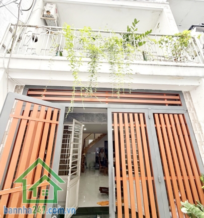 CHỈ 4,6 TỶ – NHÀ 2 TẦNG BTCT – HẺM 6M – NGAY THOẠI NGỌC HẦU – SÁT MẶT TIỀN – TRUNG TÂM TÂN PHÚ  Vị trí đắc địa: Ngay Thoại Ngọc Hầu, đối diện Big C, tuyến đường kinh doanh sầm uất nhiều tiện ích.