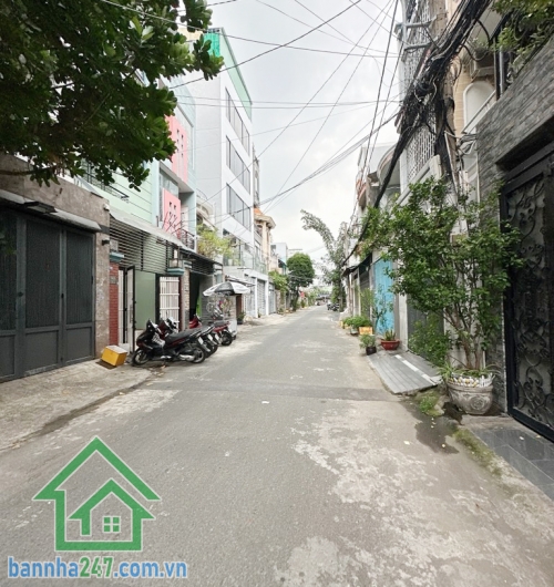 CẦN BÁN NHÀ SIÊU PHẨM 5 TẦNG – NGANG 4x16 – ĐƯỜNG NHỰA 8M – NGAY NGUYỄN SƠN – TRUNG TÂM TÂN PHÚ – CHỈ 9.9 TỶ Đường trước nhà nhựa 8m, xe tải tránh thoải mái,  thông ra Nguyễn Sơn, Luỹ Bán Bích, Bàu Cát – Tân Bình.