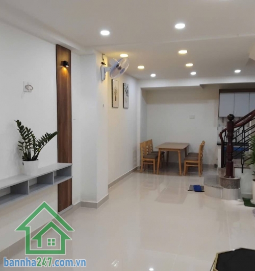 CHỈ 4.8 TỶ – NHÀ ĐẸP 3 TẦNG – TÂN PHÚ GIÁP Q11 – 4PN, 3WC Nhà mới đẹp, dọn vào ở ngay. Diện tích: 38m², kết cấu 3 tầng BTCT chắc chắn. Công năng đầy đủ: 4PN - 3WC