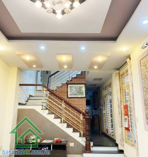 CHỈ 18.9 TỶ – BIỆT THỰ PHỐ NGANG KHỦNG – PHẠM VĂN HAI, P3, TÂN BÌNH DT: 133m² (4.7 x 18m) – Sổ hồng riêng, pháp lý chuẩn. Kết cấu: 3 tầng – 4PN – 4WC. Nhà chính chủ lâu năm.