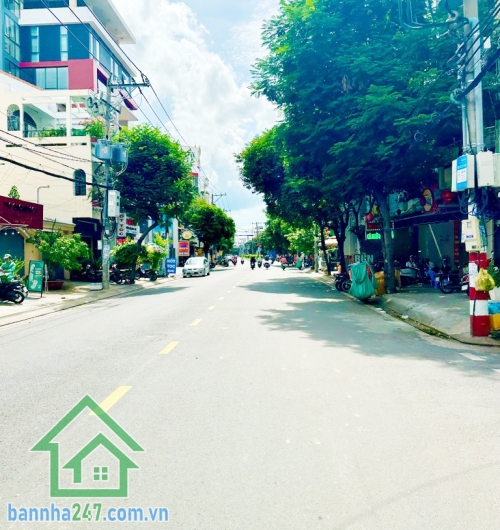 16.5 TỶ – MẶT TIỀN ĐƯỜNG 12M – KHU VIP BÀU CÁT, TÂN BÌNH -  5PN  - 4WC   DT: 71m² (4x18m), ngang đẹp chuẩn phong thủy. Kết cấu 4 tầng: trệt, 2 lầu, sân thượng.