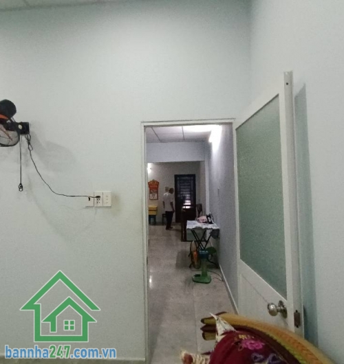 4.7 TỶ - BÁN NHÀ 2 MẶT HẺM – PHÚ TRUNG TÂN PHÚ – TRUNG TÂM TIỆN ÍCH DT: 55m2 (4.7 x 11). Kết cấu: 1 trệt, 1 lầu, gồm 3PN, 2WC. Hẻm 3 gác thông thoáng, khu dân cư hiện hữu. 