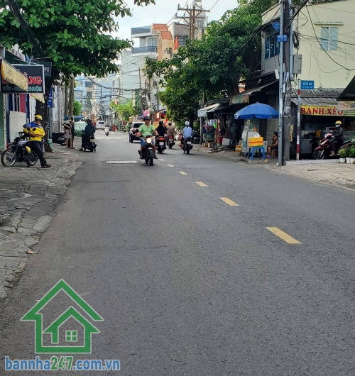 CHỈ 5 TỶ TL – GÓC 2 MẶT TIỀN KINH DOANH – KHUÔNG VIỆT TÂN PHÚ, GIÁP Q11. Diện tích: 25.7m2 (4.6 x 6m), vuông vức. Kết cấu: 1 trệt, 1 lửng, gồm 2PN – 2WC. 