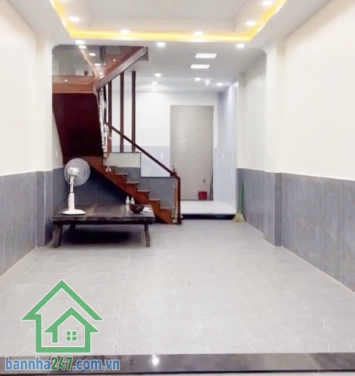 CHỈ 14,5 TỶ - MTKD ĐƯỜNG 10M – KHU BÀU CÁT, TÂN BÌNH Diện tích: 72m² (4x18m) – Kết cấu 1 trệt 1 lầu, 2PN, 2WC. Tầng trệt tiện kinh doanh, hiện đang cho thuê 20TR/tháng.
