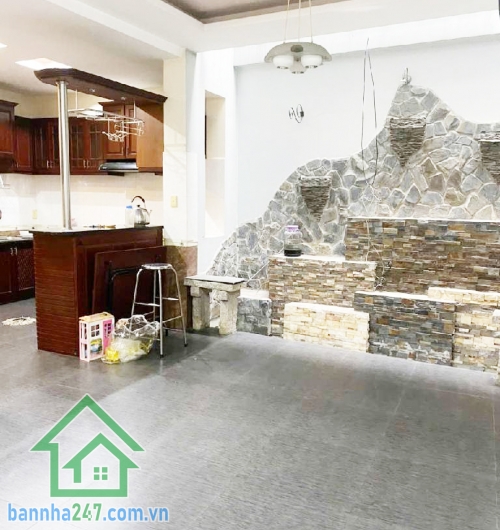 CHỈ 18.9 TỶ – BIỆT THỰ PHỐ NGANG KHỦNG – PHẠM VĂN HAI, P3, TÂN BÌNH DT: 133m² (4.7 x 18m) – Sổ hồng riêng, pháp lý chuẩn. Kết cấu: 3 tầng – 4PN – 4WC. Nhà chính chủ lâu năm.