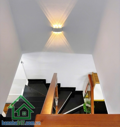 NHỈNH 4 TỶ - SIÊU PHẨM LÔ GÓC – NHÀ MỚI 2 TẦNG – HẺM 6M – 48M2 – GIÁ CHỈ NHỈNH 4 TỶ Diện tích: 4 x 12m, kết cấu 1 trệt 1 lầu, gồm 2PN, 2 WC. Nhà mới xây, thiết kế đẹp hiện đại. 