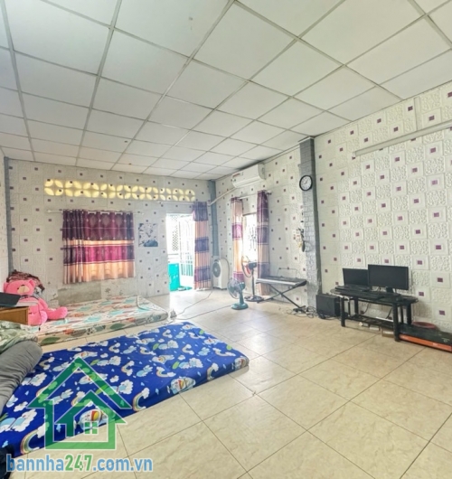 NHỈNH 4 TỶ - SIÊU PHẨM TÂN PHÚ – NHÀ NỞ HẬU TÀI LỘC – 55M2 – 2 TẦNG. Kết cấu: 2 tầng, 2PN, 2WC, thiết kế hợp lý, công năng đầy đủ. Diện tích: 55m2,  nở hậu phong thủy cực đẹp.