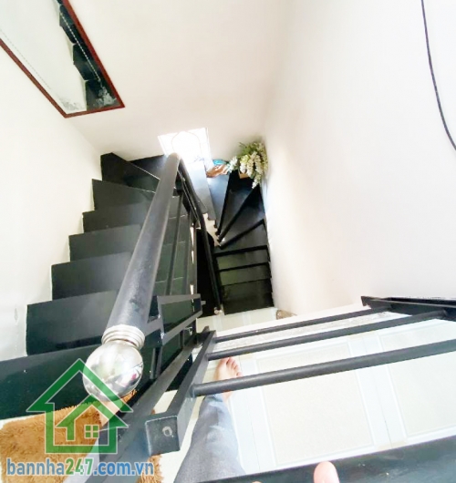 CHỈ 5 TỶ – NHÀ 4 TẦNG BTCT – HẺM 3 GÁC – LÊ TRỌNG TẤN – 4PN RỘNG – 5WC Kết cấu: 1 trệt 3 lầu + sân thượng – 4 phòng ngủ rộng – 5 WC – bếp – phòng khách – sân phơi riêng biệt 