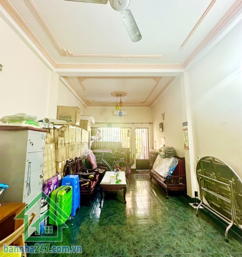 16.5 TỶ – MẶT TIỀN ĐƯỜNG 12M – KHU VIP BÀU CÁT, TÂN BÌNH -  5PN  - 4WC   DT: 71m² (4x18m), ngang đẹp chuẩn phong thủy. Kết cấu 4 tầng: trệt, 2 lầu, sân thượng.