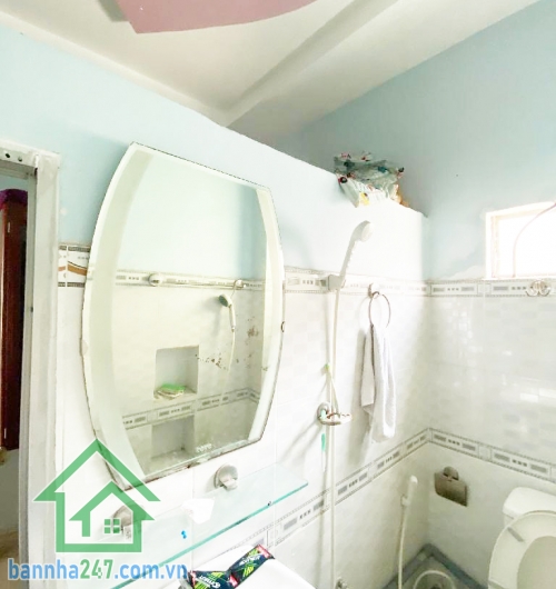 CHỈ 5 TỶ – NHÀ 4 TẦNG BTCT – HẺM 3 GÁC – LÊ TRỌNG TẤN – 4PN RỘNG – 5WC Kết cấu: 1 trệt 3 lầu + sân thượng – 4 phòng ngủ rộng – 5 WC – bếp – phòng khách – sân phơi riêng biệt 