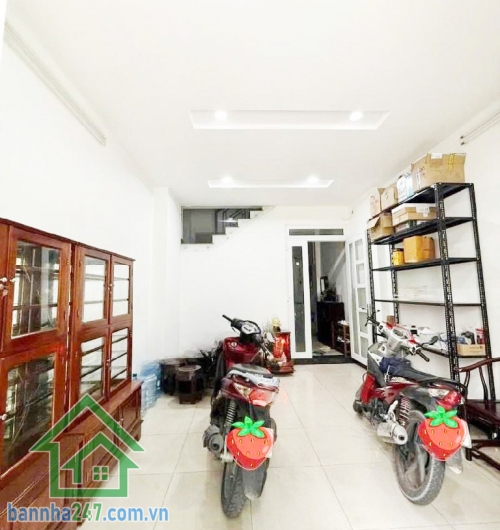NHÀ MTKD BÀU CÁT – ĐỒNG ĐEN - 3PN, 2WC - KD ĐA NGÀNH NGHỀ.  Diện tích 57m² (4.1 x 14m) Kết cấu: 1 trệt, 2 lầu, 3PN, 2WC – Nhà mới đẹp Mặt tiền đường 15m, vỉa hè rộng 2m. 