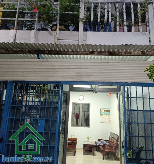 4.7 TỶ - BÁN NHÀ 2 MẶT HẺM – PHÚ TRUNG TÂN PHÚ – TRUNG TÂM TIỆN ÍCH DT: 55m2 (4.7 x 11). Kết cấu: 1 trệt, 1 lầu, gồm 3PN, 2WC. Hẻm 3 gác thông thoáng, khu dân cư hiện hữu. 