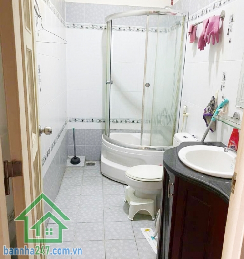 CHỈ 18.9 TỶ – BIỆT THỰ PHỐ NGANG KHỦNG – PHẠM VĂN HAI, P3, TÂN BÌNH DT: 133m² (4.7 x 18m) – Sổ hồng riêng, pháp lý chuẩn. Kết cấu: 3 tầng – 4PN – 4WC. Nhà chính chủ lâu năm.