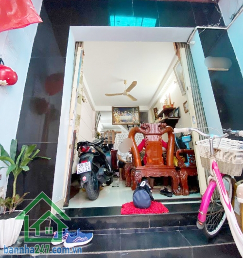 CHỈ 5 TỶ – NHÀ 4 TẦNG BTCT – HẺM 3 GÁC – LÊ TRỌNG TẤN – 4PN RỘNG – 5WC Kết cấu: 1 trệt 3 lầu + sân thượng – 4 phòng ngủ rộng – 5 WC – bếp – phòng khách – sân phơi riêng biệt 