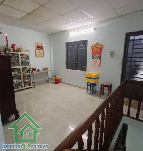 4.7 TỶ - BÁN NHÀ 2 MẶT HẺM – PHÚ TRUNG TÂN PHÚ – TRUNG TÂM TIỆN ÍCH DT: 55m2 (4.7 x 11). Kết cấu: 1 trệt, 1 lầu, gồm 3PN, 2WC. Hẻm 3 gác thông thoáng, khu dân cư hiện hữu. 