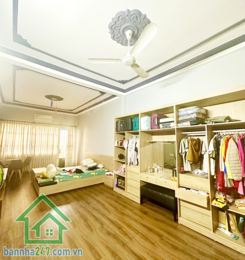 16.5 TỶ – MẶT TIỀN ĐƯỜNG 12M – KHU VIP BÀU CÁT, TÂN BÌNH -  5PN  - 4WC   DT: 71m² (4x18m), ngang đẹp chuẩn phong thủy. Kết cấu 4 tầng: trệt, 2 lầu, sân thượng.