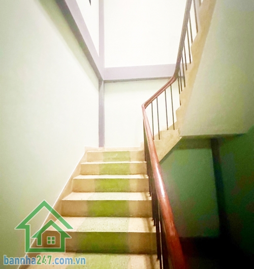 16.5 TỶ – MẶT TIỀN ĐƯỜNG 12M – KHU VIP BÀU CÁT, TÂN BÌNH -  5PN  - 4WC   DT: 71m² (4x18m), ngang đẹp chuẩn phong thủy. Kết cấu 4 tầng: trệt, 2 lầu, sân thượng.