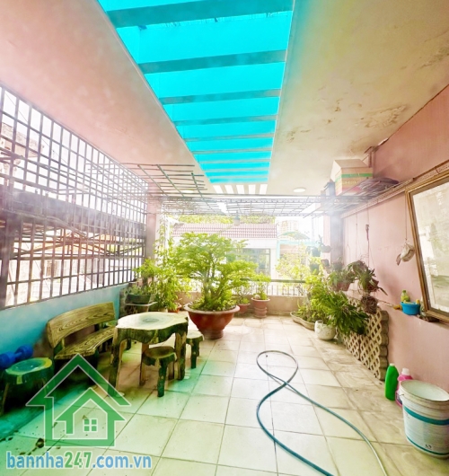 16.5 TỶ – MẶT TIỀN ĐƯỜNG 12M – KHU VIP BÀU CÁT, TÂN BÌNH -  5PN  - 4WC   DT: 71m² (4x18m), ngang đẹp chuẩn phong thủy. Kết cấu 4 tầng: trệt, 2 lầu, sân thượng.