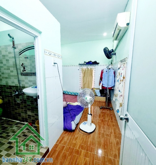 CHỈ 5.2 TỶ - NHÀ 3 MẶT HẺM THÔNG - 2 TẦNG BTCT - ĐANG CÓ DÒNG TIỀN 10TR/THÁNG Diện tích hiện trạng 43m2, công nhận 37m2. Sổ hồng riêng, hoàn công đầy đủ.  Mob 0933 144 037 