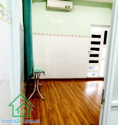 CHỈ 5.2 TỶ - NHÀ 3 MẶT HẺM THÔNG - 2 TẦNG BTCT - ĐANG CÓ DÒNG TIỀN 10TR/THÁNG Diện tích hiện trạng 43m2, công nhận 37m2. Sổ hồng riêng, hoàn công đầy đủ.  Mob 0933 144 037 
