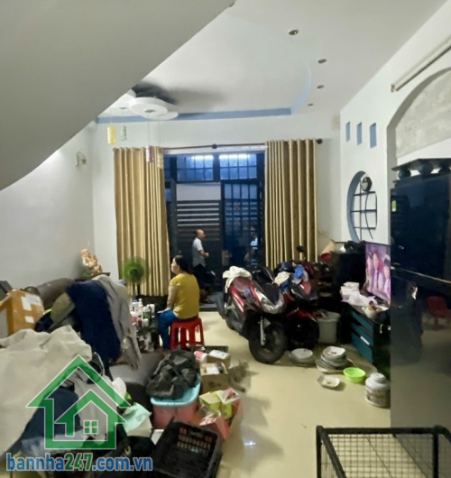 CHỈ 6,9 TỶ – NHÀ 4 TẦNG BTCT – KHU BÀU CÁT * DT: 60m² (4.8 x 13m). * Kết cấu: 1 trệt 3 lầu, tổng 4PN – 3WC. * Hẻm xe hơi, an ninh, yên tĩnh – có cổng rào.