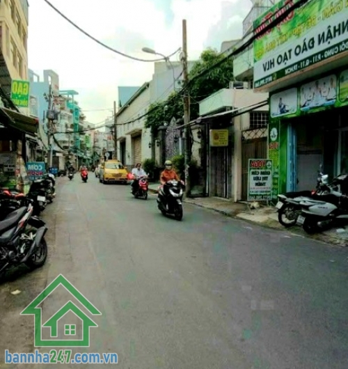 CHỈ 5,4 TỶ – Q11 – NHÀ MỚI 4 TẦNG 34M² – NỞ HẬU TÀI LỘC – HẺM 5M THÔNG – NGAY CHỢ CHIM XANH – 3PN 2WC Kết cấu: 1 trệt, 1 lửng, 1 lầu, sân thượng – 3PN, 2WC, PK, BẾP.