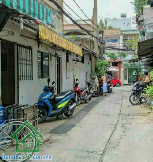 CHỈ 5,4 TỶ – Q11 – NHÀ MỚI 4 TẦNG 34M² – NỞ HẬU TÀI LỘC – HẺM 5M THÔNG – NGAY CHỢ CHIM XANH – 3PN 2WC Kết cấu: 1 trệt, 1 lửng, 1 lầu, sân thượng – 3PN, 2WC, PK, BẾP.