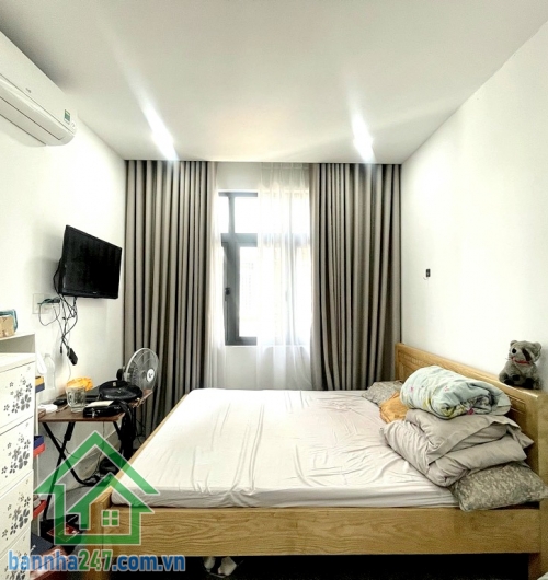 CHỈ 7,3 TỶ – NHÀ 4 TẦNG BTCT – HẺM 4M CÁCH MẠNG THÁNG TÁM - THÔNG - P.5 TÂN BÌNH – GIÁP QUẬN 10 – KHU SÂN BAY - 4 PN – 3 WC Diện tích: 46m² (4,4m x 10m) – vuông vức
