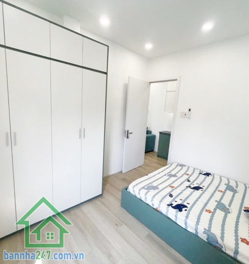 CHỈ 2,65 TỶ – CĂN HỘ BÀU CÁT – MẶT TIỀN ĐỒNG ĐEN Trung tâm khu Bàu Cát – Tân Bình Diện tích: 40m² (4 x 10) Căn góc cực thoáng, đón gió & ánh sáng tự nhiên 2  phòng ngủ (PN master) – bố trí hợp lý, ở rất sướng