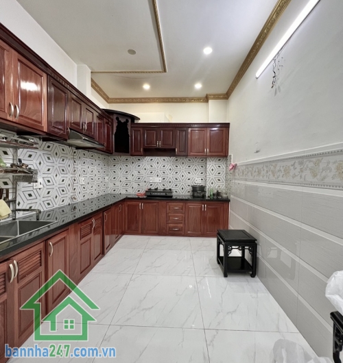 CHỈ 10, 3 TỶ - NHÀ ĐẸP NGAY PHỐ ẨM THỰC NGUYỄN NHỮ LÃM – TÂN PHÚ. HẺM RỘNG 10M.