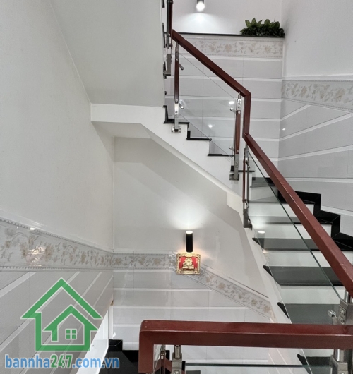 CHỈ 10, 3 TỶ - NHÀ ĐẸP NGAY PHỐ ẨM THỰC NGUYỄN NHỮ LÃM – TÂN PHÚ. HẺM RỘNG 10M.