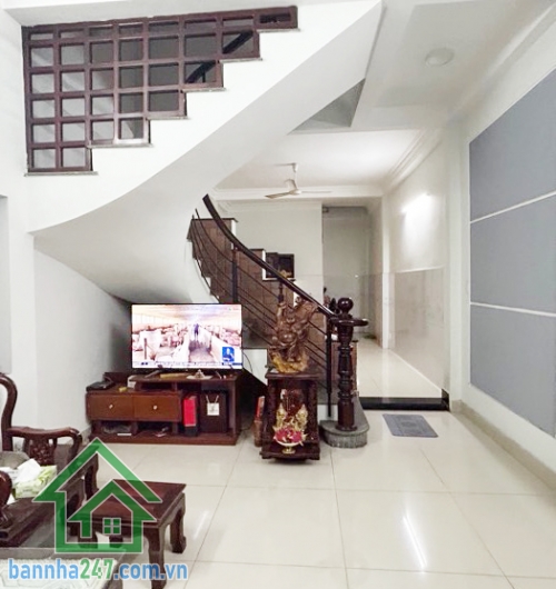 HÀNG HIẾM KHU VIP TÂN SƠN NHÌ – 4 TẦNG – 60M² – CHỈ 10,5 TỶ Hẻm nhựa 10m, khu kinh doanh sầm uất, dân trí cao – cực kỳ hiếm nhà bán- Nhà đẹp, 4 PN, 5 WC, phòng khách, bếp rộng. 
