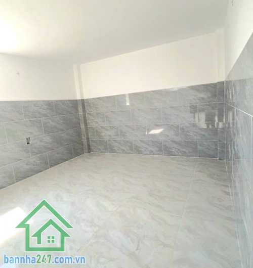 CHỈ 4,1 TỶ - SIÊU PHẨM MỚI XÂY – 3 LẦU BTCT – HXH ĐƯỜNG CHIẾN LƯỢC – NHÀ ĐẸP VÀO Ở NGAY - 3 PN – 2 WC • Diện tích: 3m x 10m • Kết cấu: 3 tầng BTCT kiên cố 