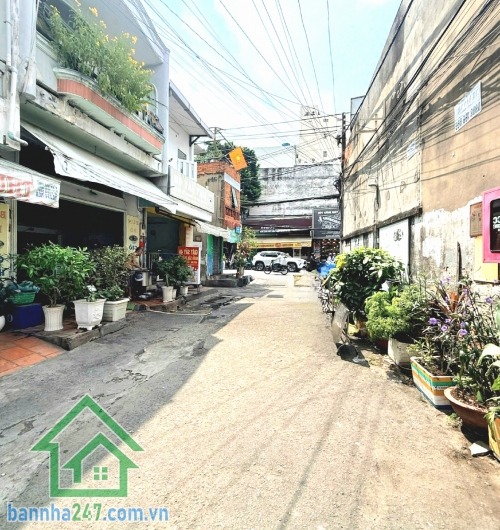 CHỈ 3,2 TỶ – HẺM XE HƠI – CÁCH 2 CĂN RA MẶT TIỀN THOẠI NGỌC HẦU – NHÀ 3 TẦNG Ở NGAY - 2PN - 2WC
